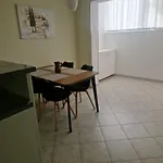 Séjour chez l'habitant Mikuljan Apartments- Free Parking -5 Min By Walk To