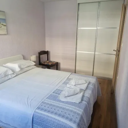 Mikuljan Apartments- Free Parking -5 Min By Walk To *